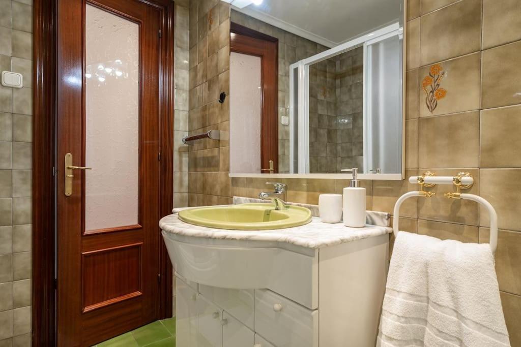 Apartamento Trisquel Хихон Екстериор снимка
